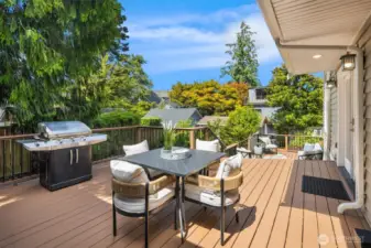 Lovely two-tiered deck with plenty of space to grill, dine or just lounge!