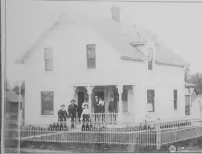 This home dates back to Bow's early days.