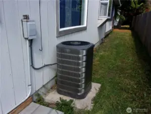 Heat pump for cool in the summer and warm in the winter while savign money!