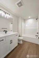 Full hall bath upstairs.