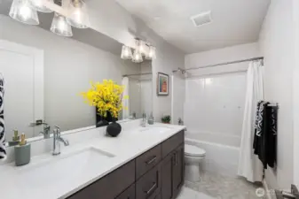 Full bathroom on floor 2.