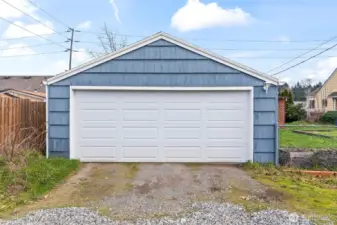 Garage door less than 3 years old