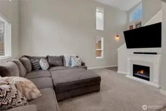 Lot's of natural light with vaulted ceilings