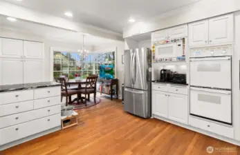 Breakfast nook on the southeast corner