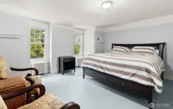 Guest bedroom #2 is large with double cloet