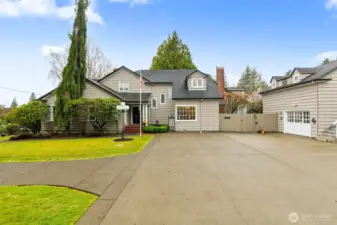 Large apron for parking cars, dribbling basketball or resurrect the Pickleball Court!