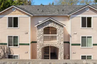 Only one shared wall in this western end corner under