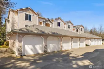 Top Floor Corner unit make home quiet & peaceful