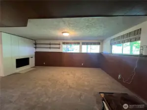 Large family/rec room in the daylight basement area!