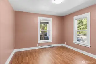 Second bedroom or use as an office!