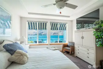 Main floor master, wake up to beautiful Lk views