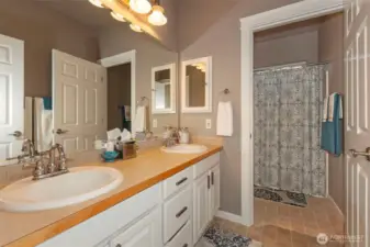 Main Bath With Separate Tub & WC.