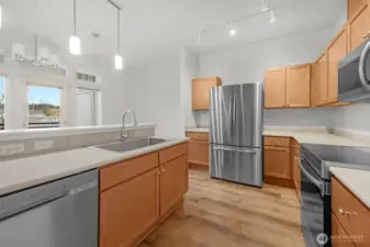 Ample cabinetry and counter space, ideal for cooking and entertaining.