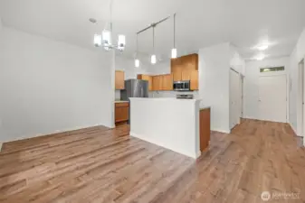 Dining area without the virtual staging.