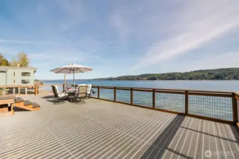 Welcome to 10212 NE North Shore Rd!