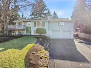 Set on  a quiet culdesac, this home provides many living spaces to suit your lifestyle.