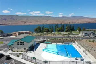 Community Center & Pool