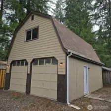 Great space in the loft for projects & storage