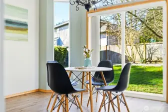 It’s ideal for homework sessions, quick bites, or slow weekend mornings. This cozy corner truly makes the kitchen feel like the heart of the home.
