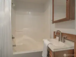 Full main floor bath!