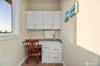 Family planning center at the back of the kitchen with western views to motivate you while writing those grocery lists.
