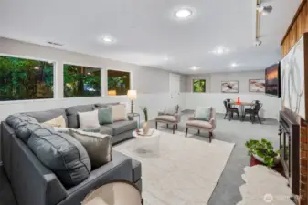 Large family/second living room