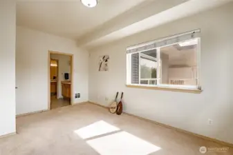 Second bedroom with en suite