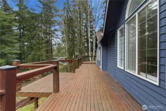 Expansive deck to enjoy the beautiful setting