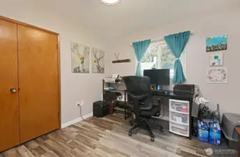 Second room is used as an office space.  Seller works from home and has Astound Broadband Internet for $25/month...extremely fast internet and affordable!