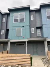 Welcome to 670 W Kline Rd!