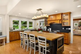 Amazing Family Kitchen
