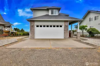 Prime lakeside living on Duck Lake
