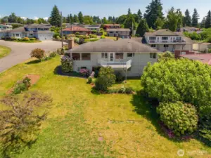10,282 sf lot