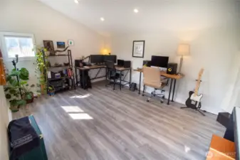 Work from home? Looking for a home gym or art space? This spot is perfect!