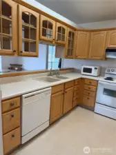 Kitchen with bar