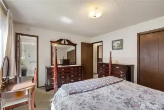 Your primary bed has its own bathroom access door- just steps away