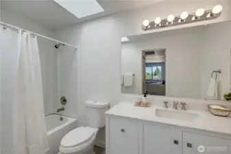 Fully remodeled primary en-suite! New vanity, shower, toilet & fixtures
