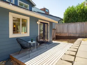 Lower patio has gas hook-up for grill