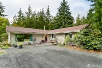 Single-story living with a fully self-sufficient ADU. So many possibilities!