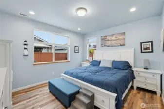 Large primary tons of light