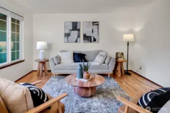 Entertain guests, dive in to your favorite new novel, or simply gaze out the picturesque front window and the splendor the PNW, all year long.