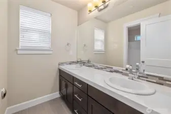 Upstairs hallway bath