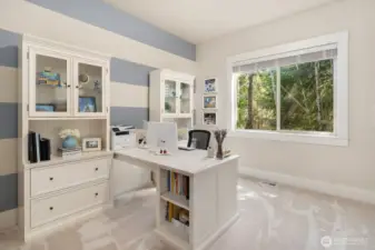 Main Floor Guest Bedroom/Office