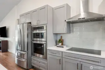 Spacious and functional work zone