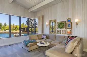 Cedar walls are a vibe.