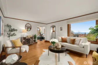 Spacious living room