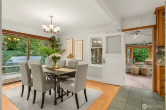 Great indoor / outdoor living on the main level