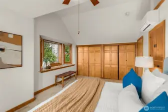 Super sized closet in primary suite