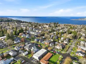 Convenient to University of Puget Sound and all freeways for commuting.