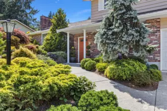 Classic entry, you are going to love coming home